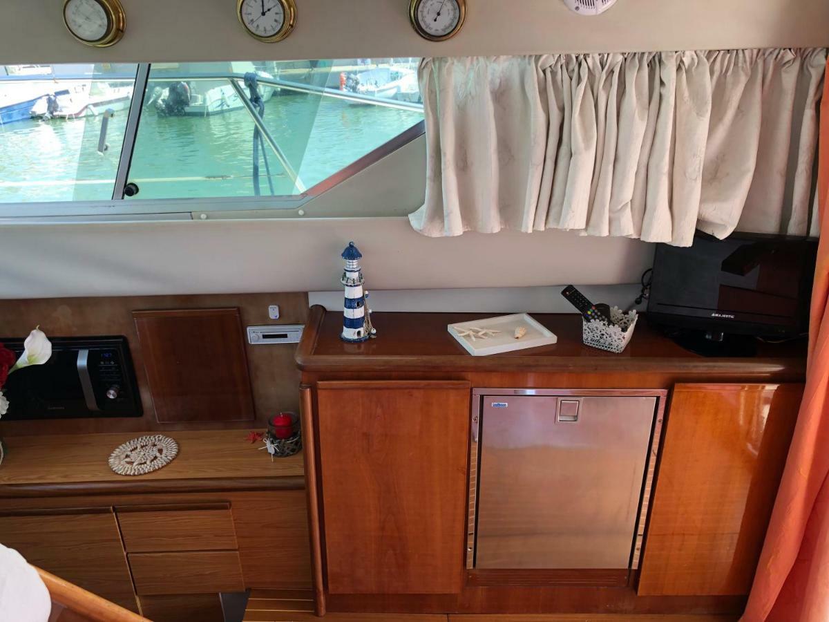 Yacht Suite Marina Di Grosseto Exterior photo