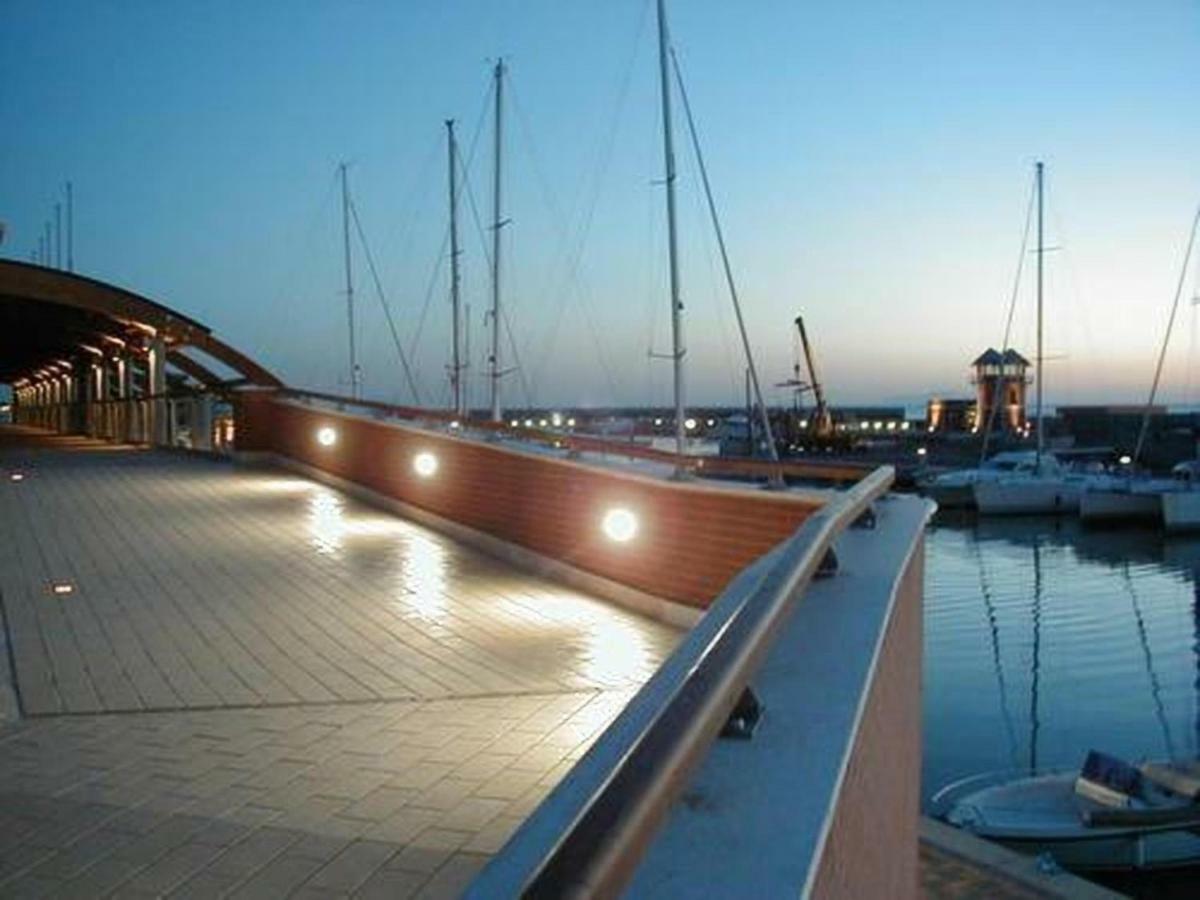 Yacht Suite Marina Di Grosseto Exterior photo
