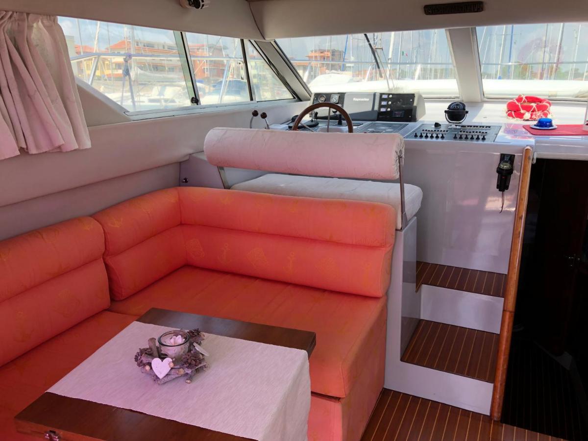 Yacht Suite Marina Di Grosseto Exterior photo